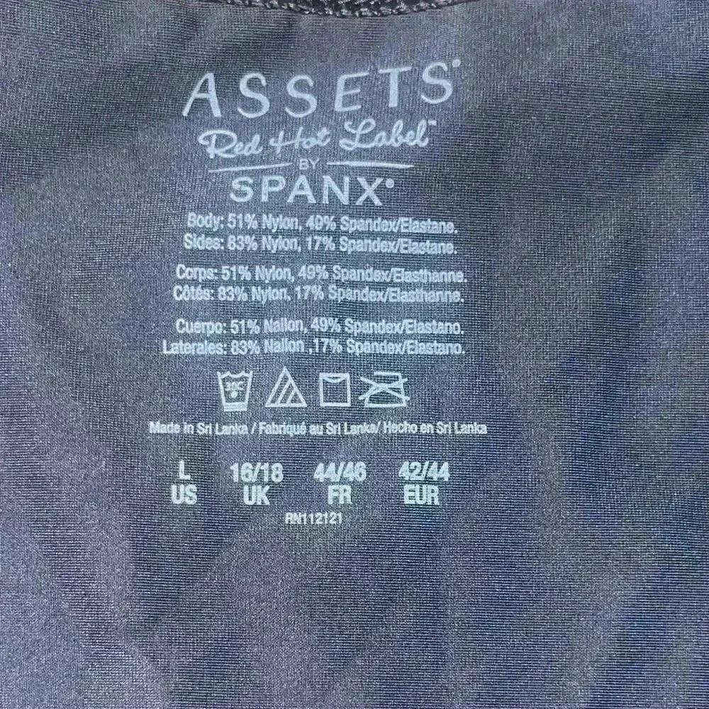 Spanx Assets Red Hot Label women’s shape wear - Picture 3 of 3